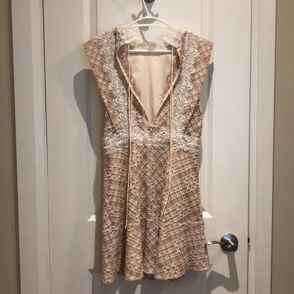 ✨SOLD✨ SANDRO Nude Peaches Lace Mini Dress - Picture 8 of 10